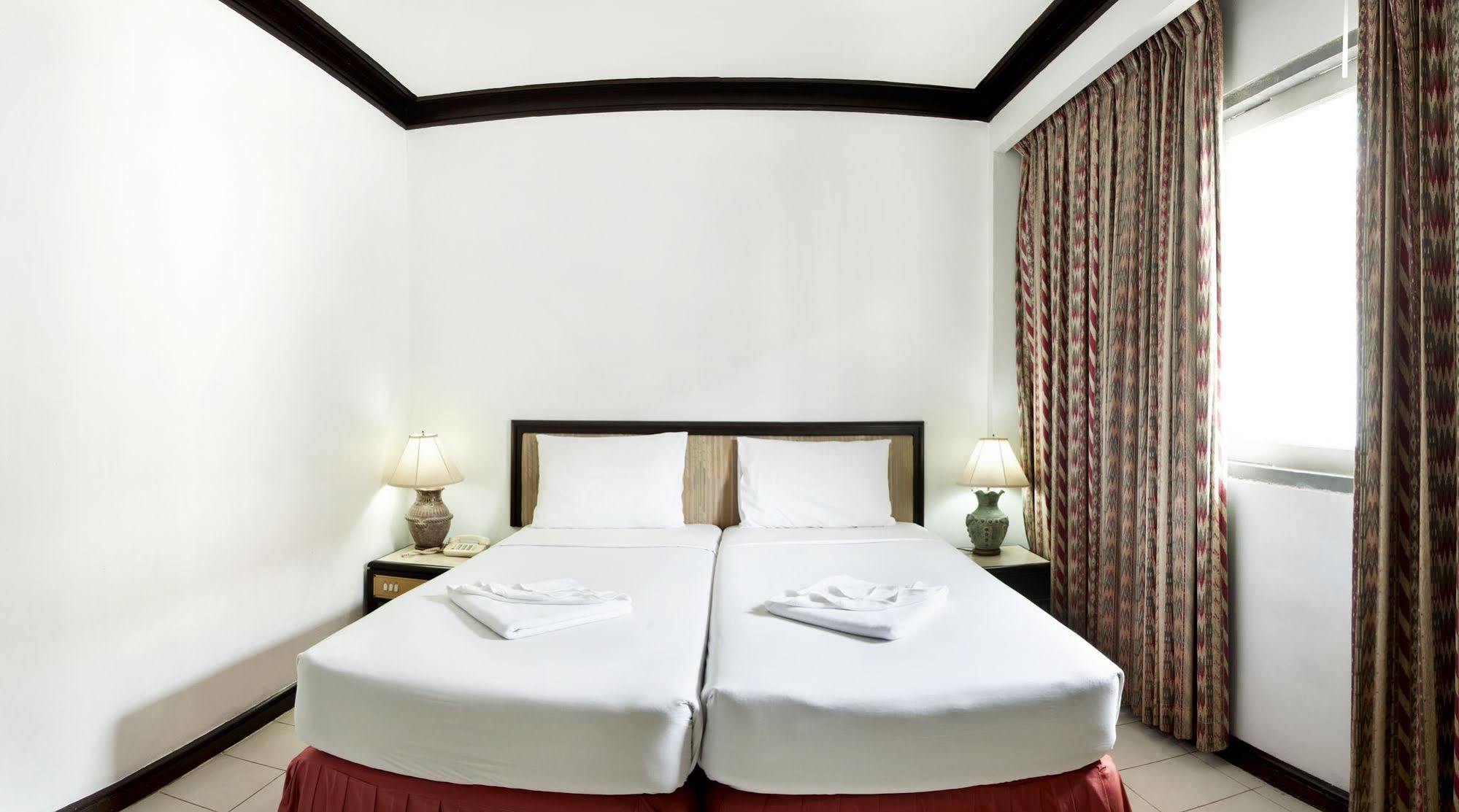Hotel Rattana Mansion Phuket Exterior foto
