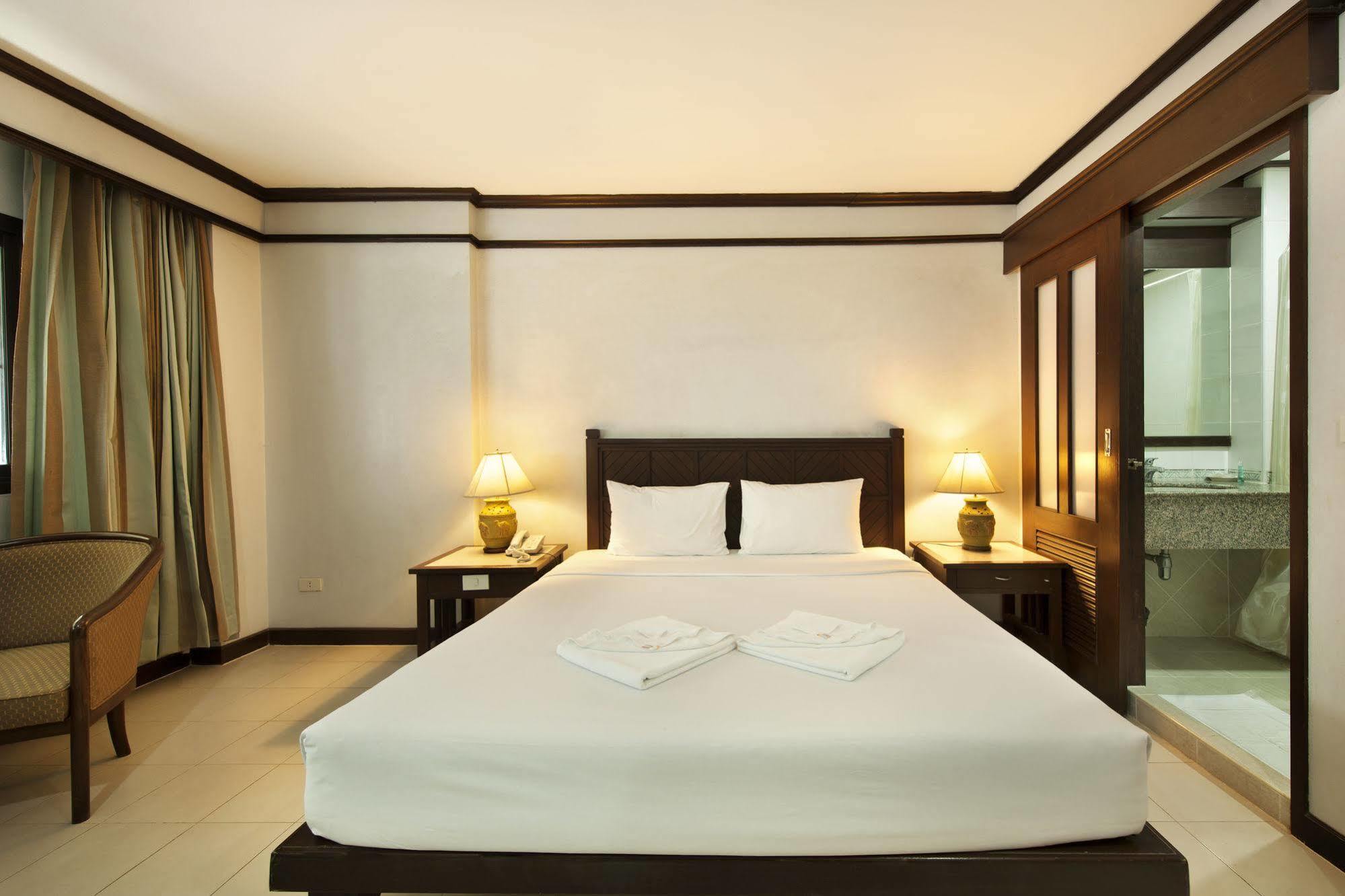 Hotel Rattana Mansion Phuket Exterior foto