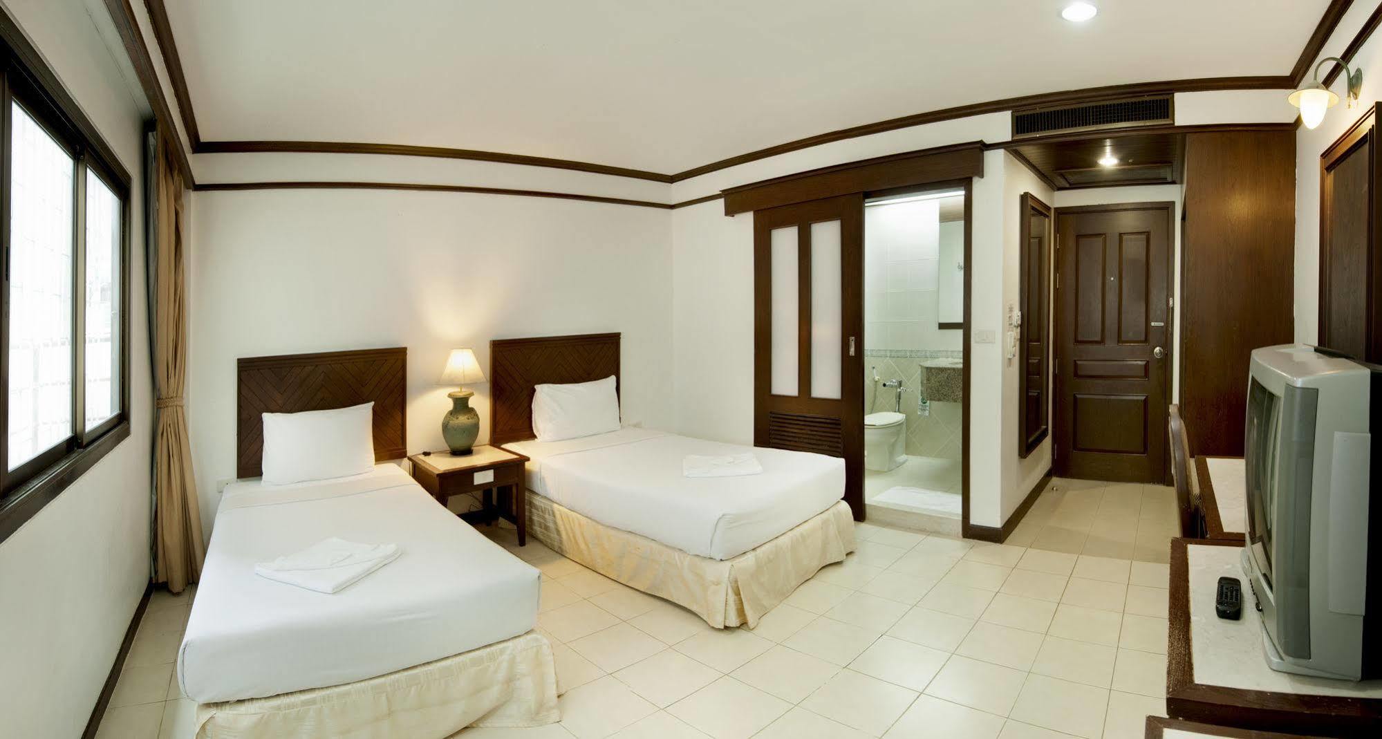 Hotel Rattana Mansion Phuket Exterior foto